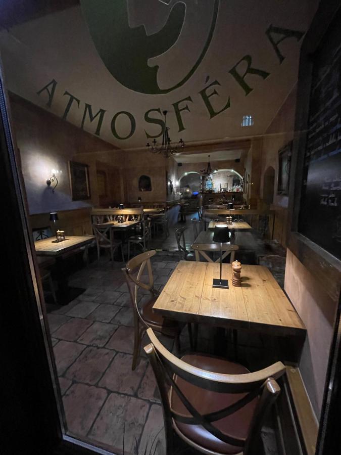 & Restaurant Atmosfera 4*