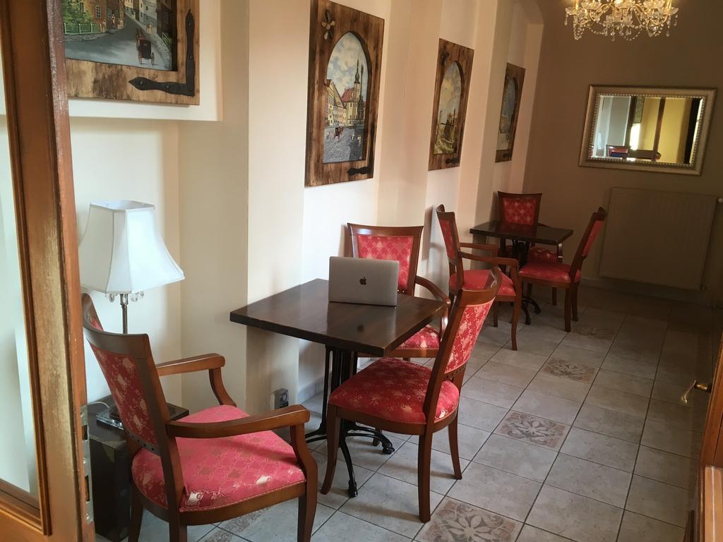 & Restaurant Atmosfera 4*